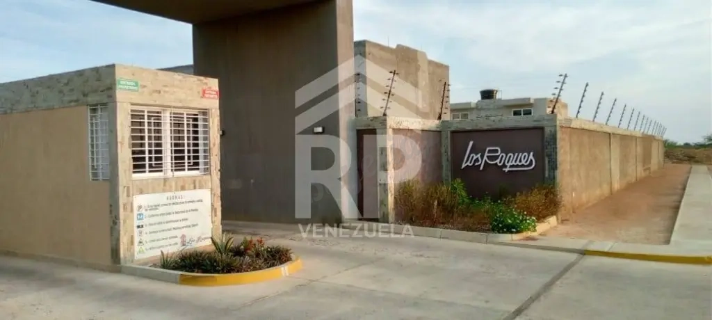 SGC-449 Towhouse en Venta en la Urb. Los Roques, Punto Fijo Falcón