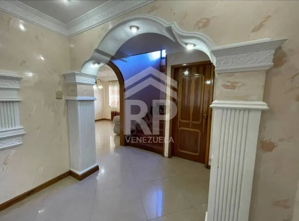 COC-011 Casa con piscina en Venta en Santa Teresa, San Cristóbal