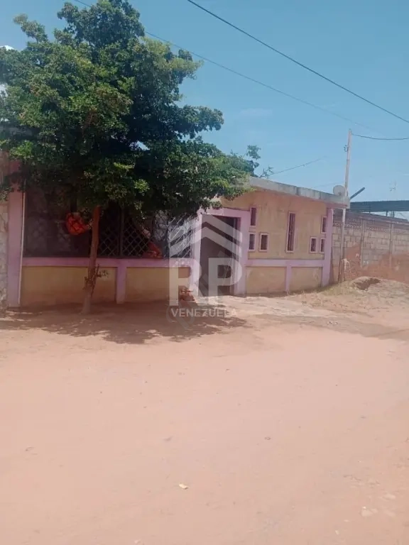 PLC-010 CASA EN VENTA EN EL CAUJARO MARACAIBO