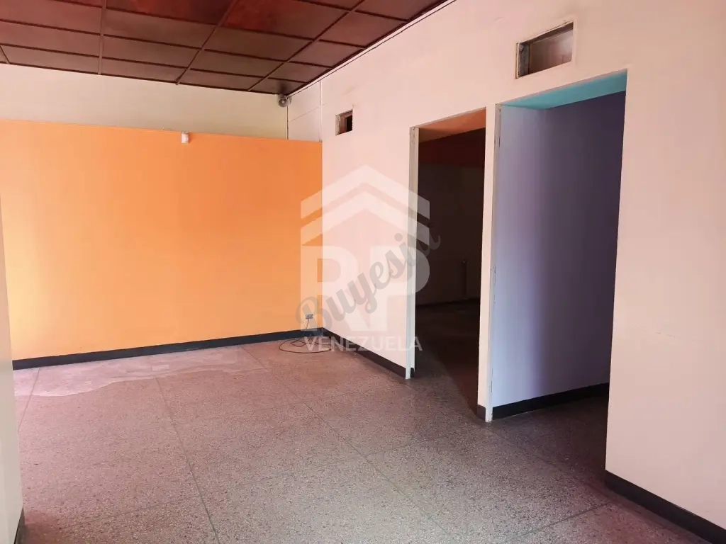 SGL-135 Local en Venta en Av. Pumarrosa
