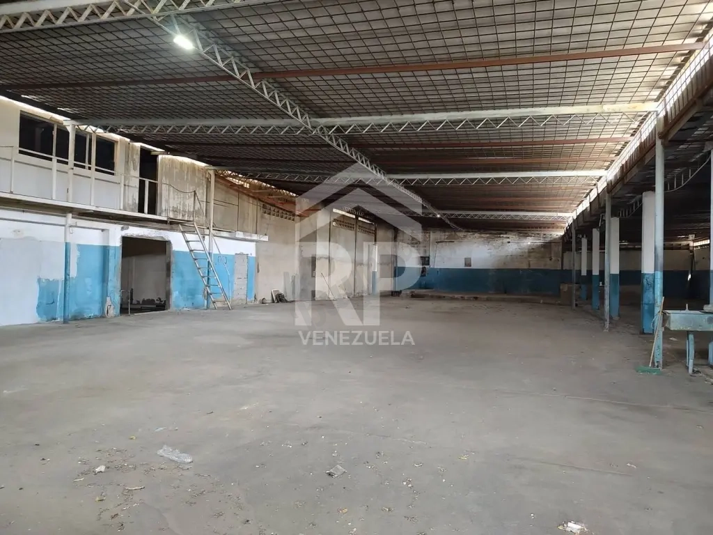 SGG-050 Galpón Comercial en Alquiler en el Centro de Punto Fijo