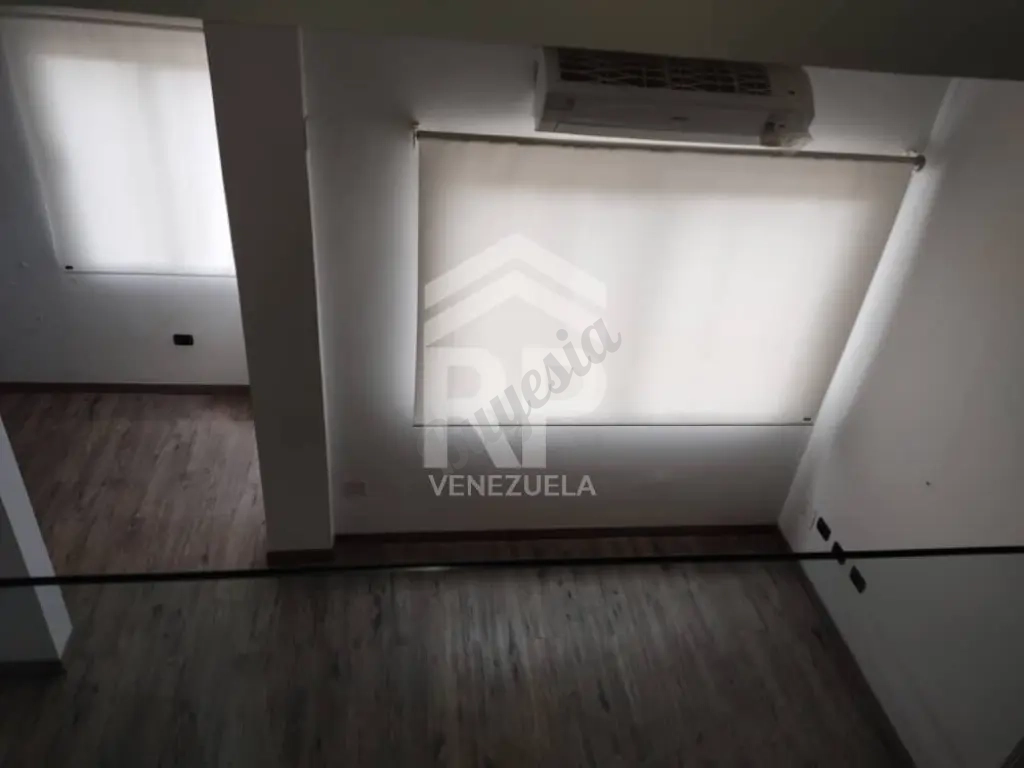 CRC-010 Casa en Venta en la Av. Ribereña Villa Paris, Cabudare