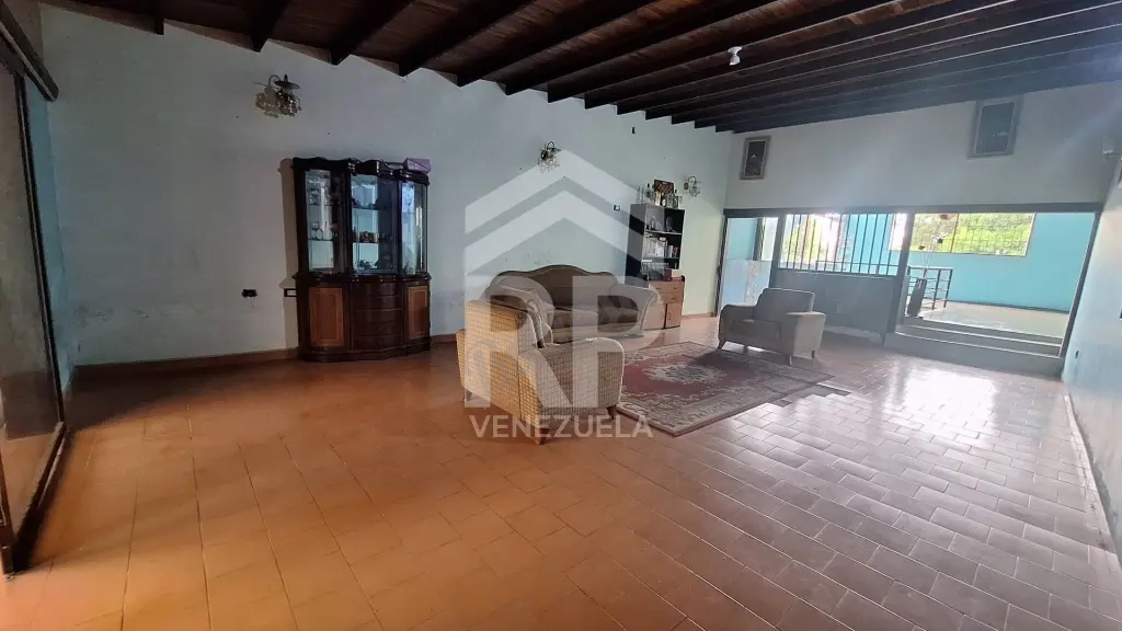CRC-012 Casa con Local en Venta en Urb. Pueblo Nuevo, Barquisimeto