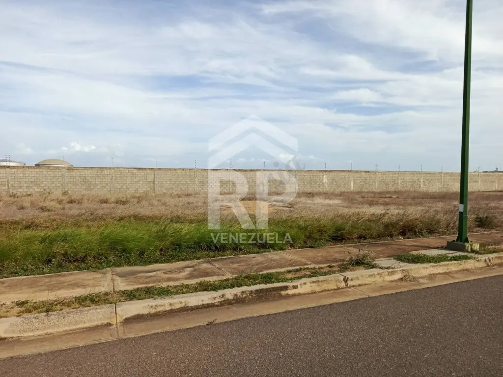 SGT-161 Parcela de terreno en Venta en Terrazas Club de Golf, Punto Fijo