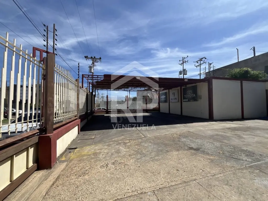 SGL-131 Local Comercial con Oficina en Venta o Alquiler
