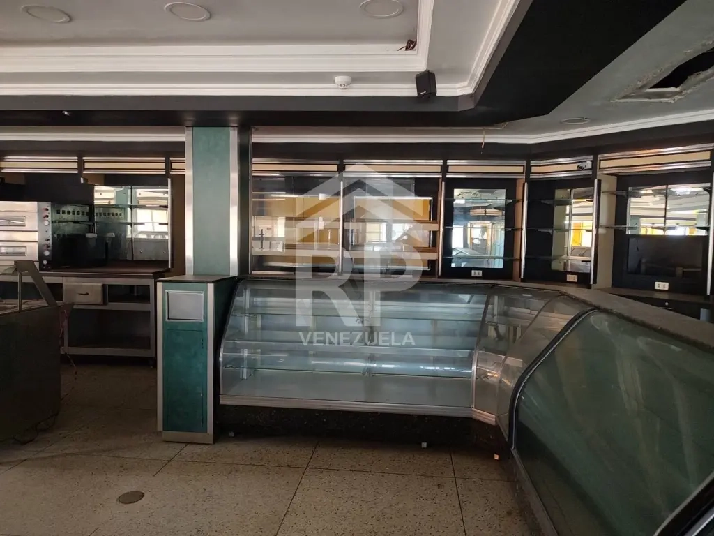 SGL-130 Local Comercial en Venta y/o Alquiler en Punto Fijo