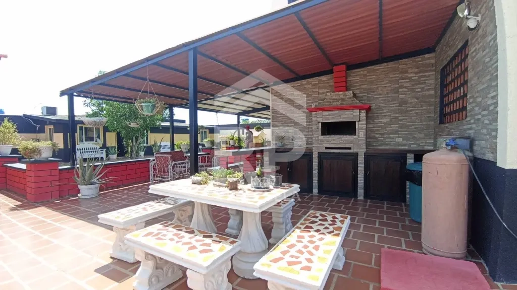 SGC-422 CASA QUINTA EN VENTA EN GUANADITO
