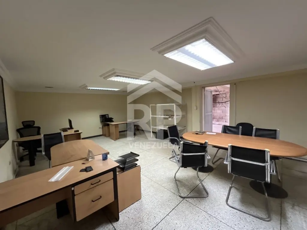 SGL-130 Local Comercial en Venta y/o Alquiler en Punto Fijo