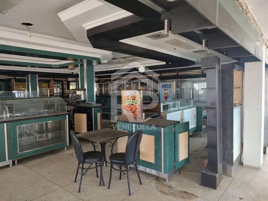 SGL-130 Local Comercial en Venta y/o Alquiler en Punto Fijo
