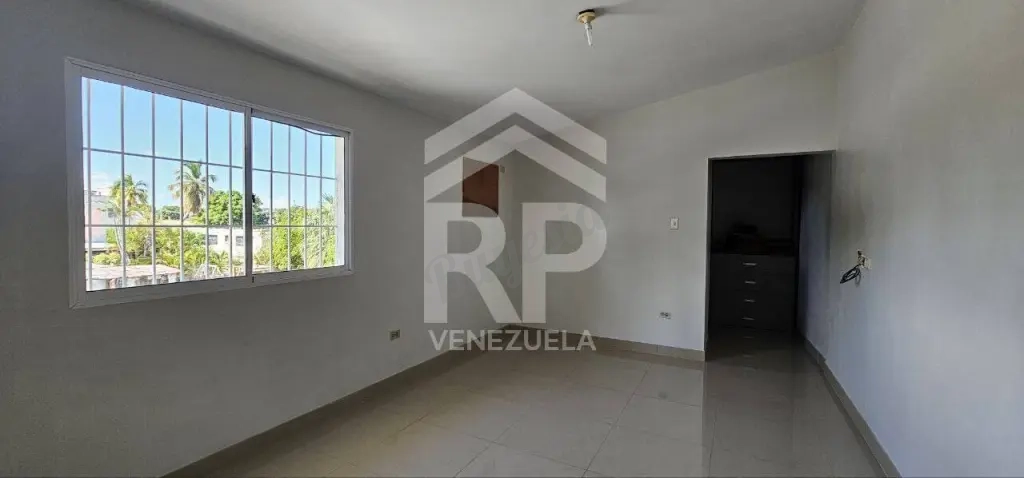 CASA EN VENTA EN SECTOR ZAPARA 2 CON SANTA RITA MARACAIBO