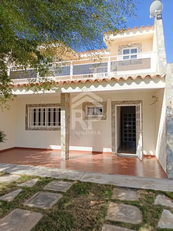 CAC-004 Town House Terrazas de San Miguel Isla de Margarita, Nueva Esp