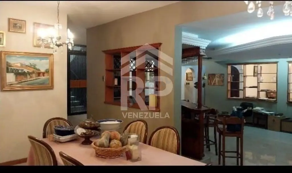 PLC-004 SE VENDE CASA SECTOR ZAPARA 2 CALLE ABIERTA MARACAIBO