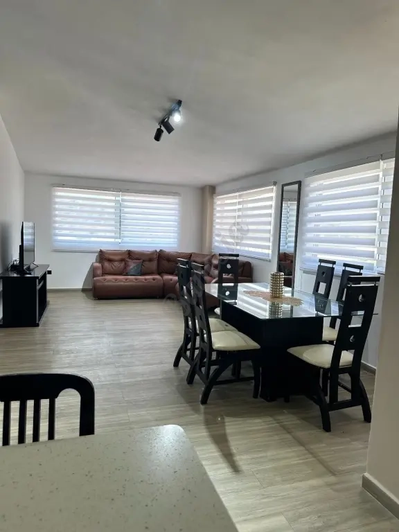 Lujoso Penthouse en Res San Francisco, San Diego