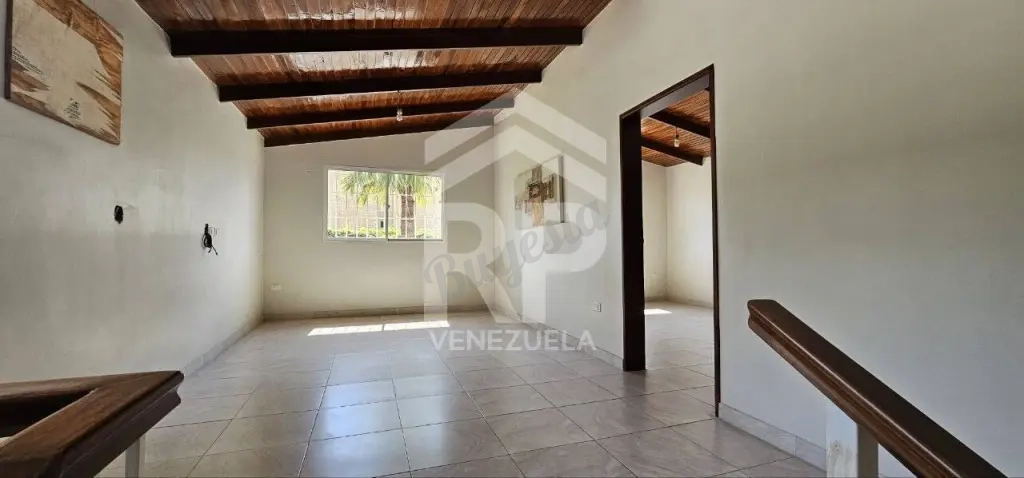 CASA EN VENTA EN SECTOR ZAPARA 2 CON SANTA RITA MARACAIBO