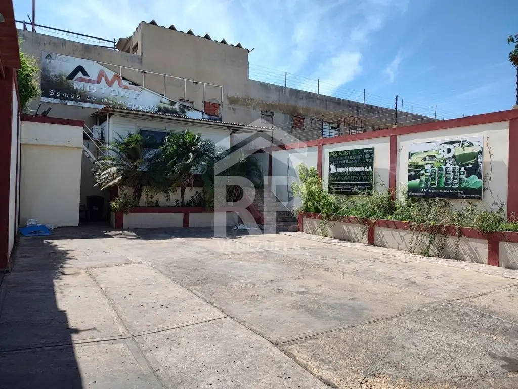 SGL-131 Local Comercial con Oficina en Venta o Alquiler