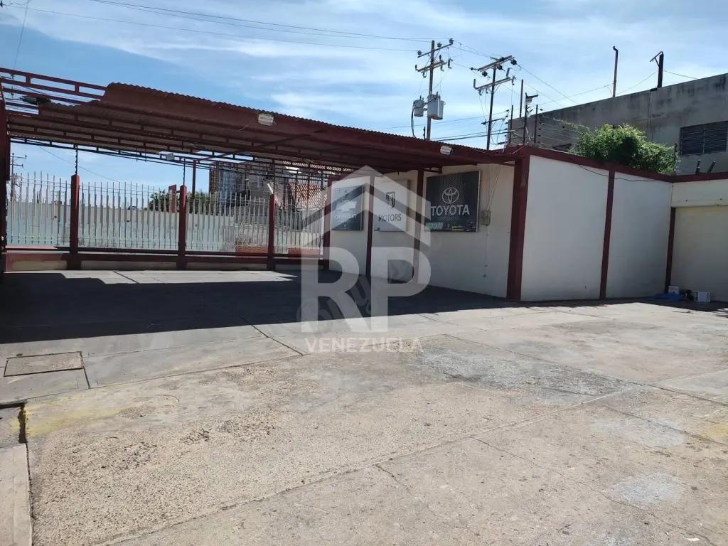 SGL-131 Local Comercial con Oficina en Venta o Alquiler