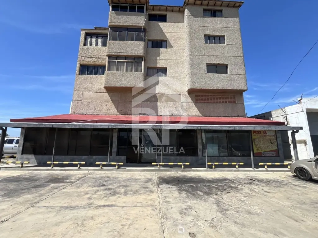 SGL-130 Local Comercial en Venta y/o Alquiler en Punto Fijo