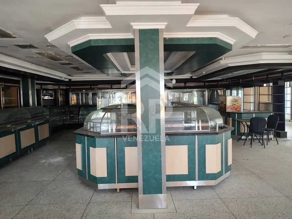 SGL-130 Local Comercial en Venta y/o Alquiler en Punto Fijo