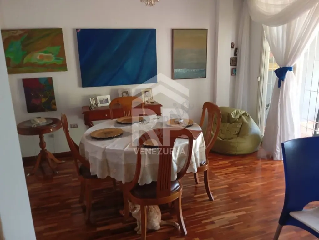 COC-003 CASA EN VENTA EN COLINAS DE PIRINEOS