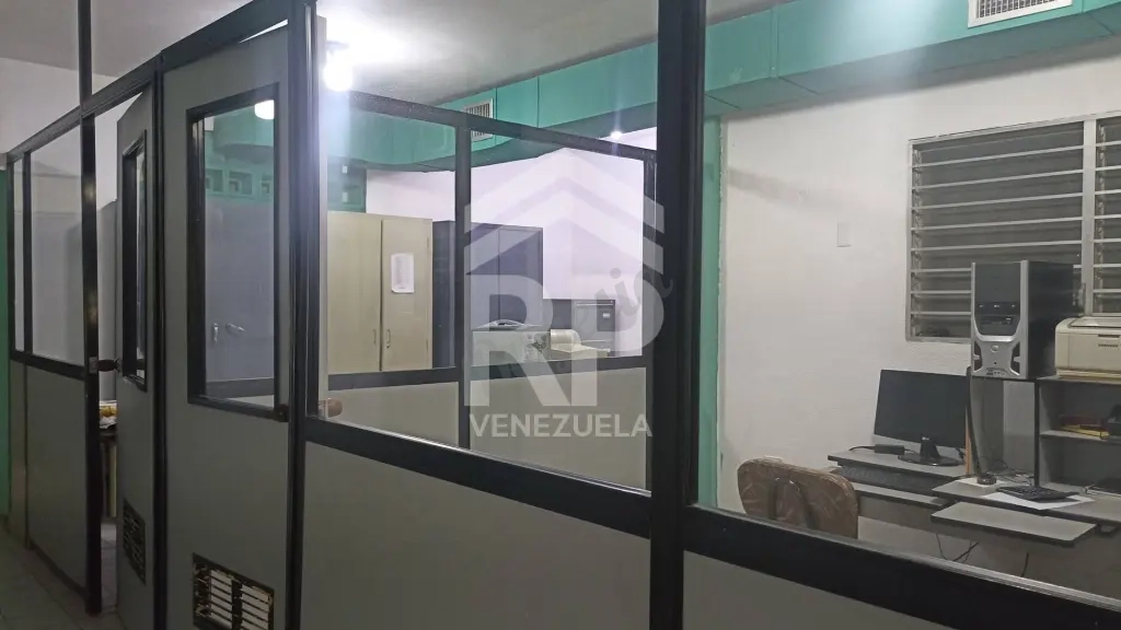 SGL-133 LOCAL EN VENTA O ALQUILER EN EL CENTRO DE PUNTO FIJO