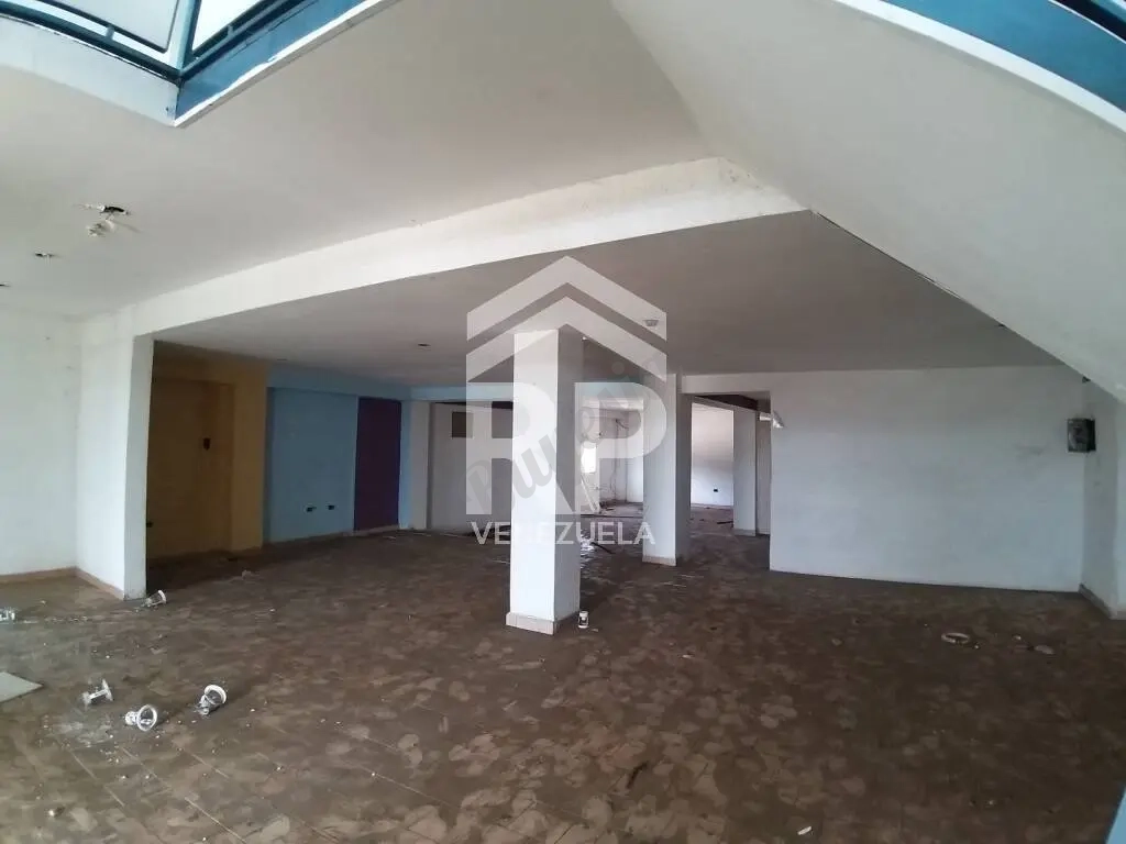 SGG-044 Galpón Industrial En Venta o Alquiler en Calle Comercio De Caj