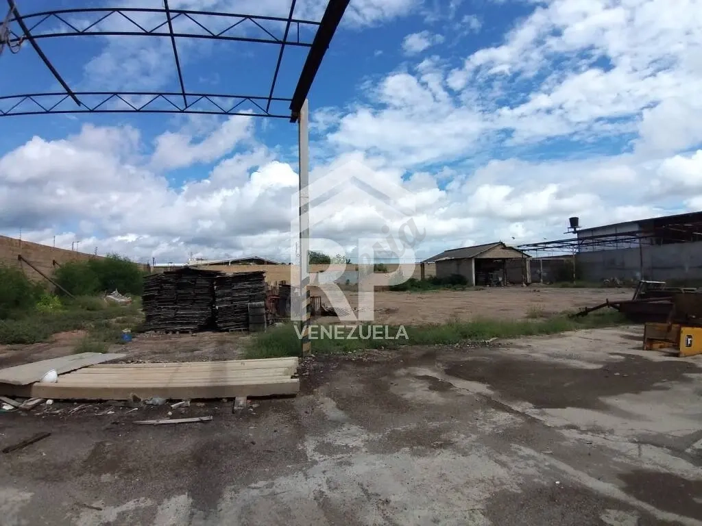 SGG-044 Galpón Industrial En Venta o Alquiler en Calle Comercio De Caj