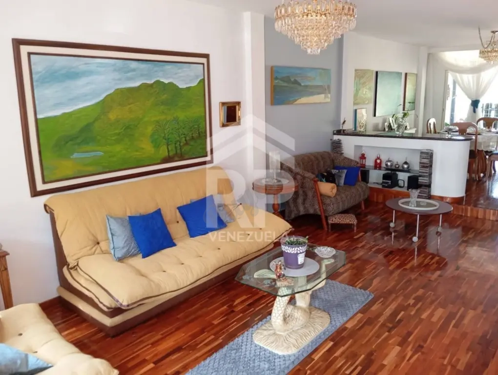 COC-003 CASA EN VENTA EN COLINAS DE PIRINEOS