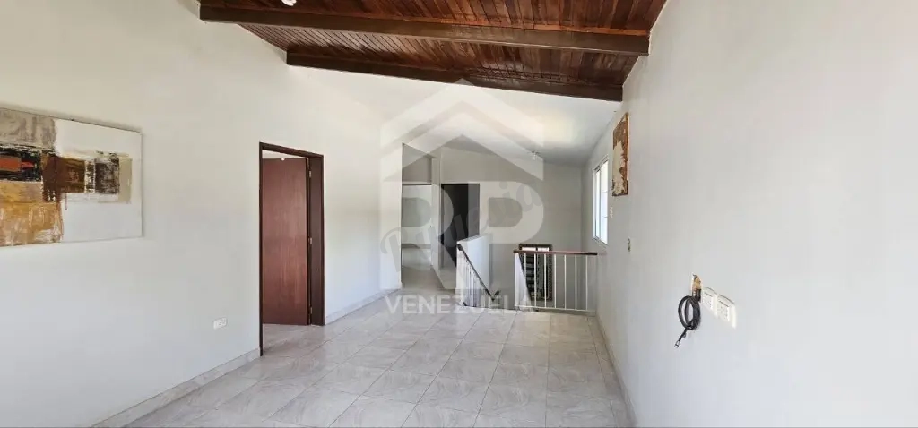 CASA EN VENTA EN SECTOR ZAPARA 2 CON SANTA RITA MARACAIBO
