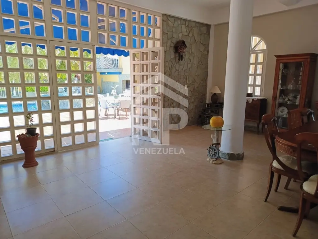 CAC-003 CASA QUINTA EN VENTA EN BAHÍA DE BUCHE MARGARITA
