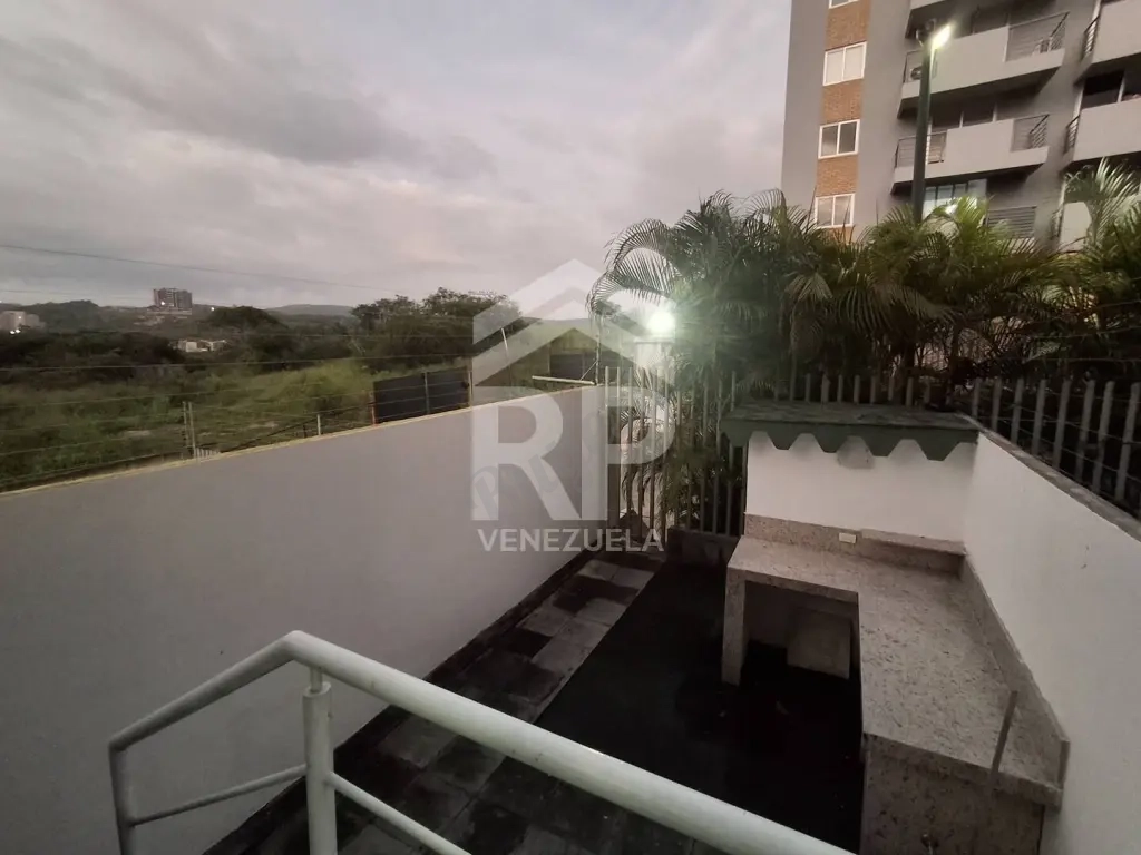 CRC-002 Townhouse en Venta en Colinas del Viento, Barquisimeto