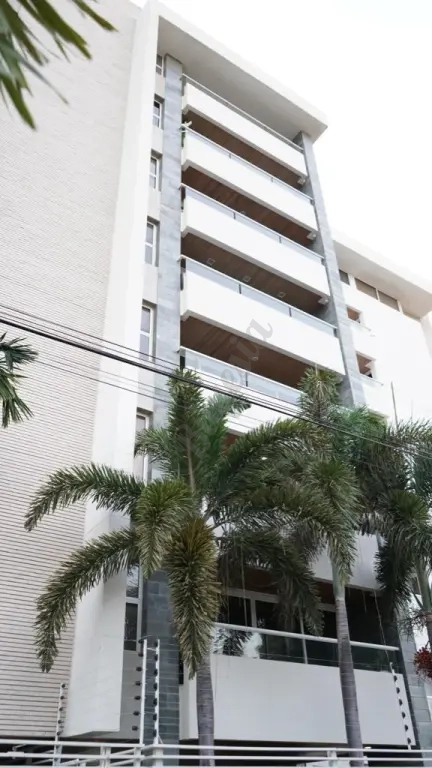 Se Vende Apartamento en La Lago, Maracaibo.