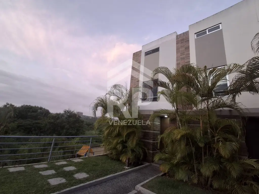 CRC-002 Townhouse en Venta en Colinas del Viento, Barquisimeto