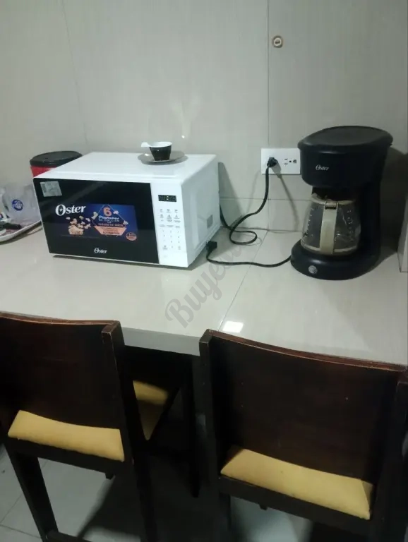 ALQUILA OFICINA, SECTOR TIERRA NEGRA, INTEGRADA EN UN ESPACIO DE COWORKING.