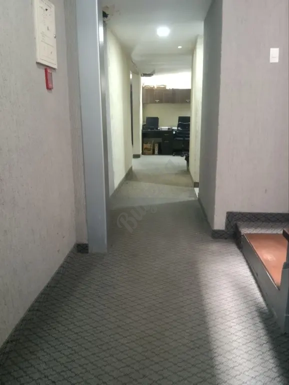 ALQUILA OFICINA, SECTOR TIERRA NEGRA, INTEGRADA EN UN ESPACIO DE COWORKING.