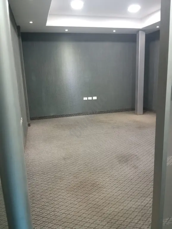 ALQUILA OFICINA, SECTOR TIERRA NEGRA, INTEGRADA EN UN ESPACIO DE COWORKING.