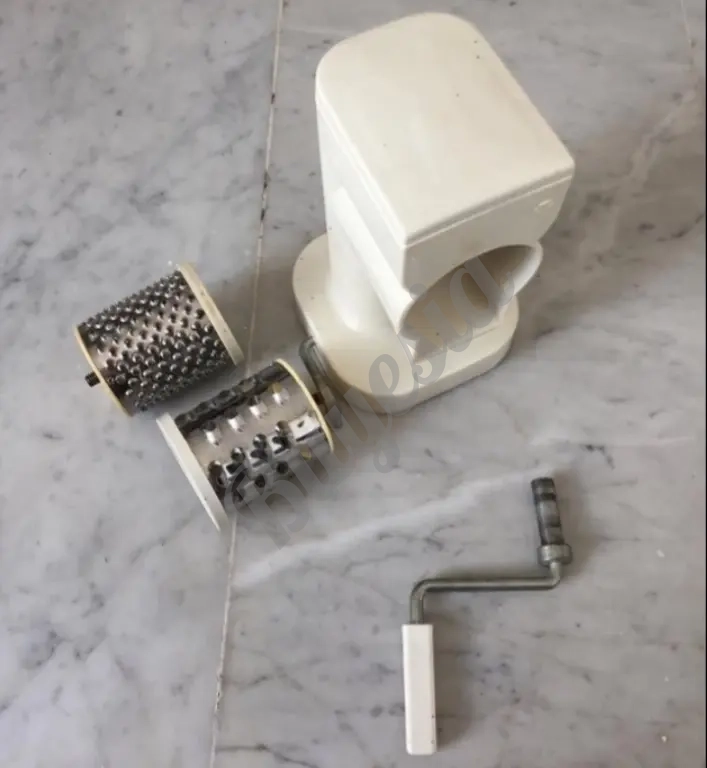 Rallador de queso para mesa