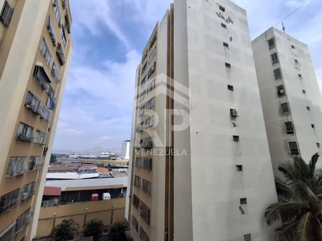 CRA-004 Apartamento en Venta en la Av. Pedro León Torres, Barquisimeto