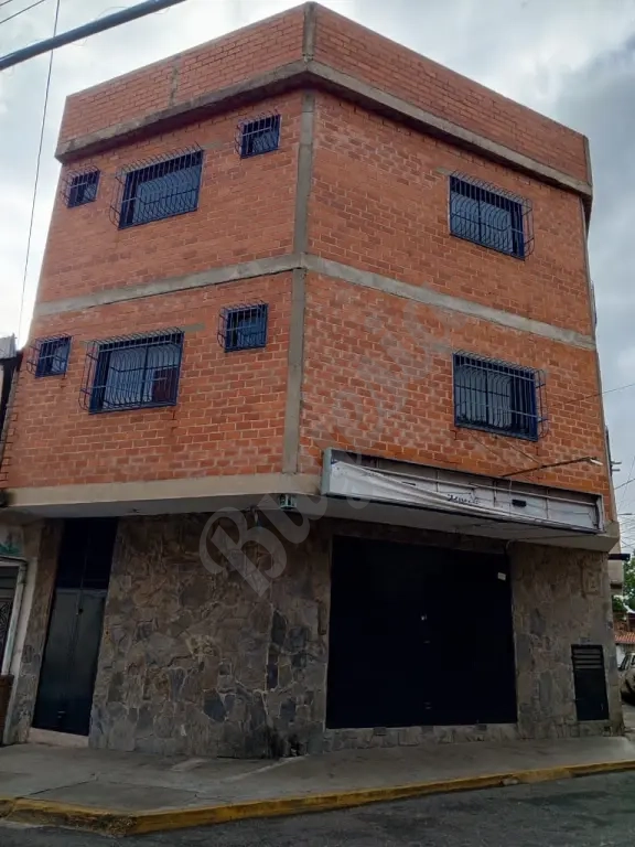 Edificio 3 plantas