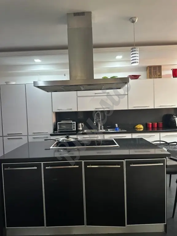 En Venta Lujoso Apartamento/El Parral $250,000