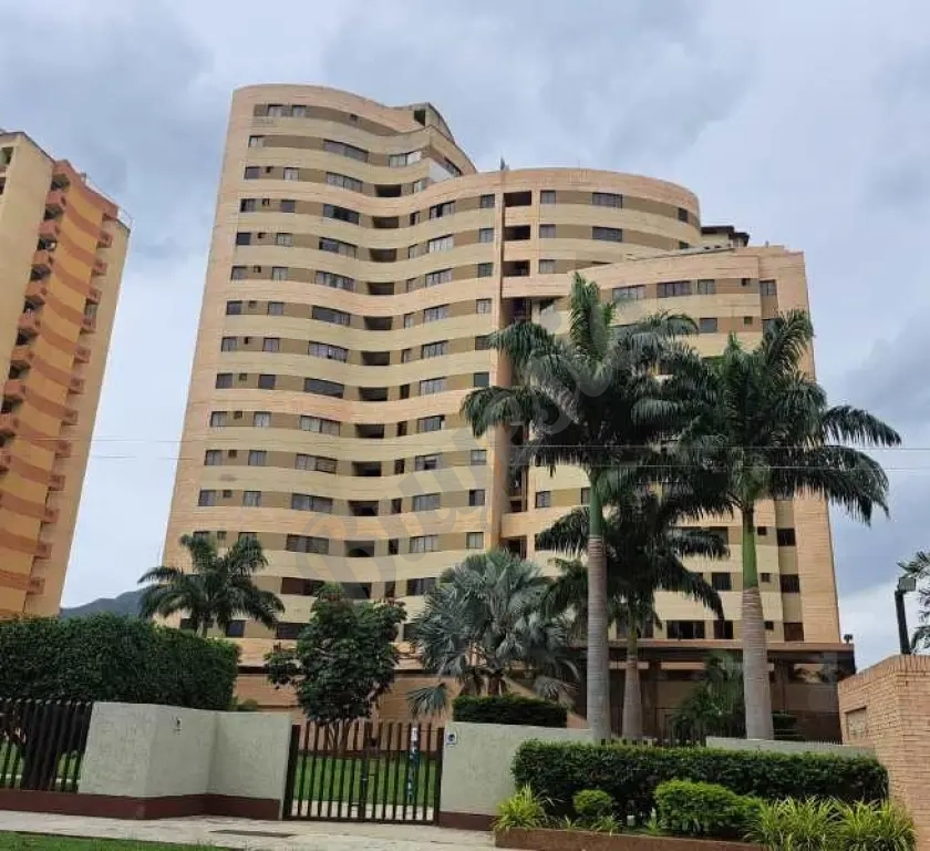 Apartamento en Urb Mañongo $45,000
