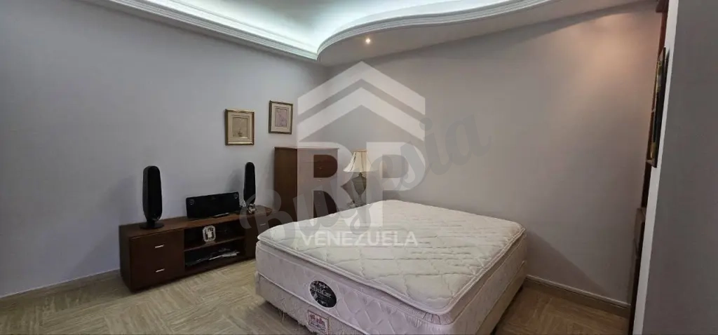 PLA-024 Apartamento en Venta en el Sector La Lago, Maracaibo
