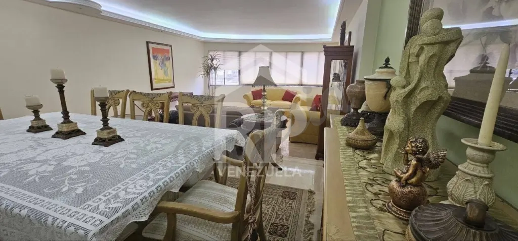 PLA-024 Apartamento en Venta en el Sector La Lago, Maracaibo