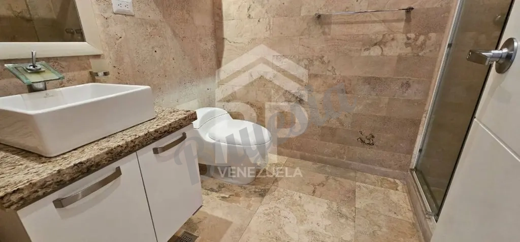 PLA-009 Apartamento en Alquiler, Sector La Lago Maracaibo