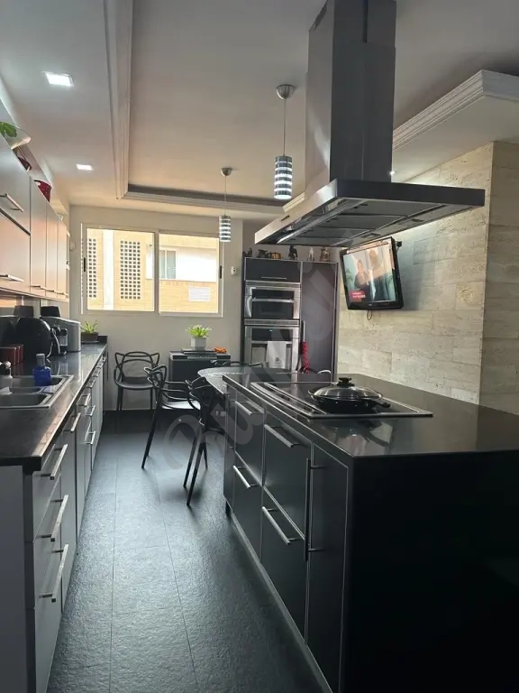 En Venta Lujoso Apartamento/El Parral $250,000