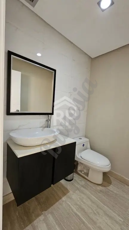 PLA-021 Apartamento en Venta o Alquiler en el Sector La Lago, Maracaib