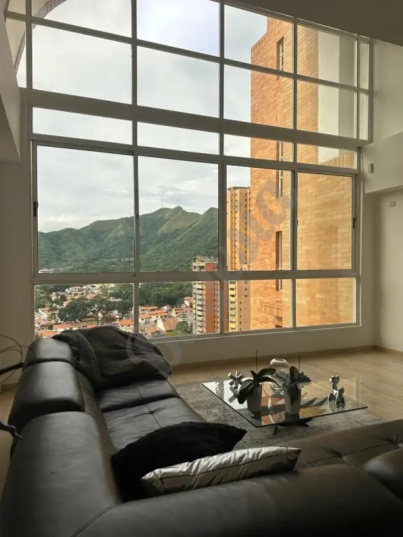 En Venta Lujoso Apartamento/El Parral $250,000