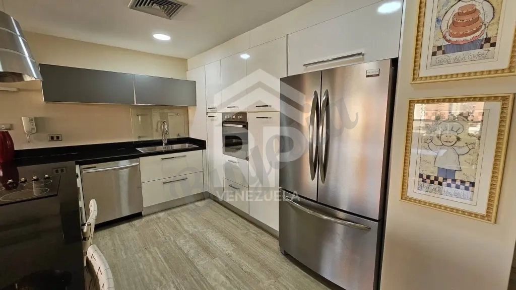 PLA-021 Apartamento en Venta o Alquiler en el Sector La Lago, Maracaib