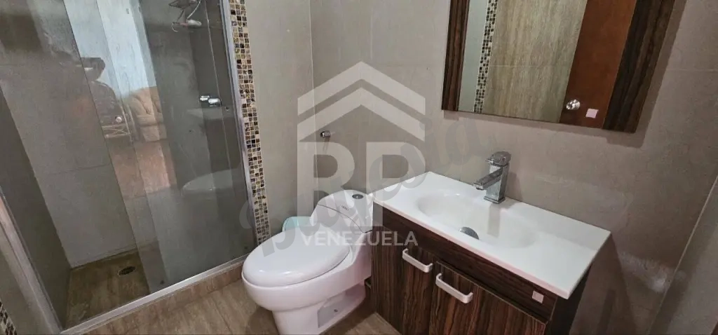 PLA-018 Apartamento en Venta en el Sector La Lago, Maracaibo