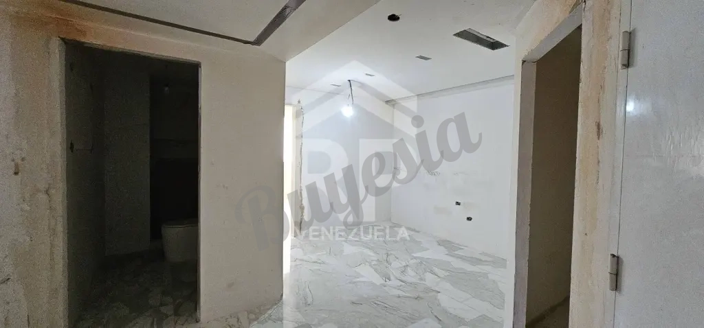 PLA-025 Apartamento en Venta en el Sector La Lago, Maracaibo