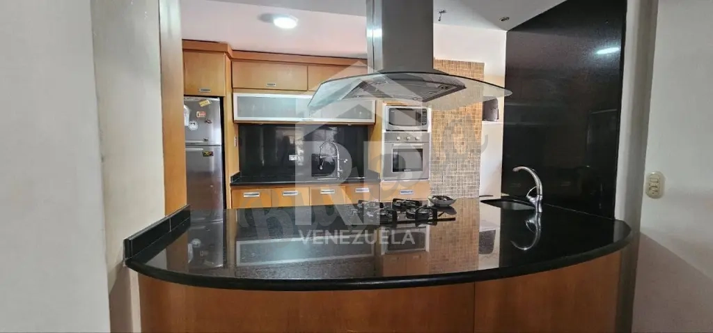 PLA-018 Apartamento en Venta en el Sector La Lago, Maracaibo